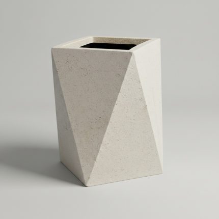 beton-prizma-saksi-krem-renk