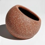 beton-saksi-kirmizi-terrazzo-beyaz-renk-30x30cm