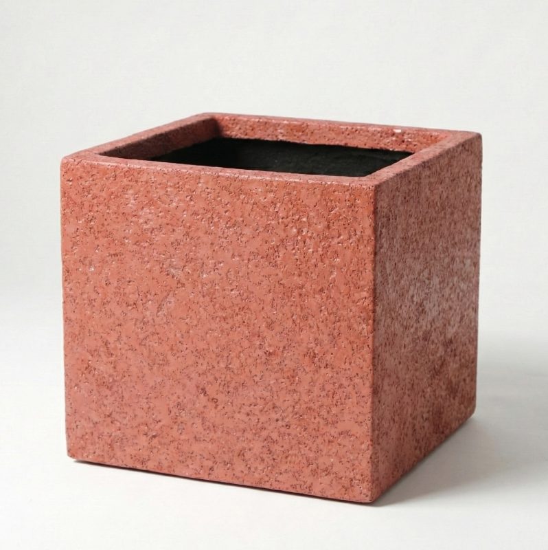 beton-kare-saksi-kirmizi-2